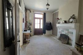 For Sale 3/4 Bed House with Hangar
