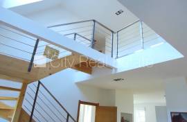 Detached house for rent in Riga district, 330.00m2