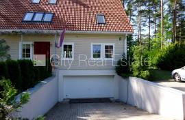 Detached house for rent in Riga district, 330.00m2