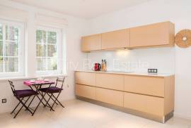 Detached house for rent in Riga district, 330.00m2
