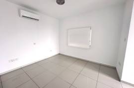 3 Bedroom Top Floor Apartment - Paphos Center