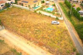 Building land for sale in Pouzolles - 160 000 € *
