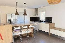 5 room, 109m2 Villa for sale in Lodeve - 298 000 € *