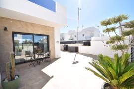 FABULOUS MODERN VILLA WITH POOL IN LO MARABU, CIUDAD QUESADA