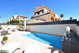 FABULOUS MODERN VILLA WITH POOL IN LO MARABU, CIUDAD QUESADA
