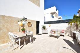 FABULOUS MODERN VILLA WITH POOL IN LO MARABU, CIUDAD QUESADA