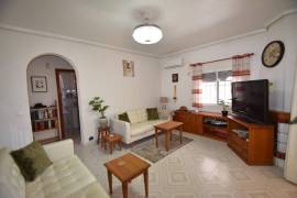 SPACIOUS VILLA NEAR THE CENTRE OF CIUDAD QUESADA