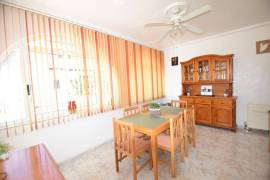 SPACIOUS VILLA NEAR THE CENTRE OF CIUDAD QUESADA