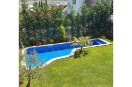 Luxury Individual Villas for Sale Near the Quiet Nature