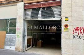 Spacious commercial premises with mezzanine in AVENIDAS