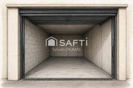 Au cœur de Six Fours, garage rare en sous-sol
