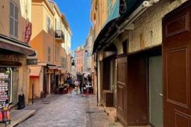 Rare ! Cannes Suquet Maison de ville avec un local et 3 appartements