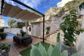 Beautiful 4 bedroom house in South District, Gibraltar