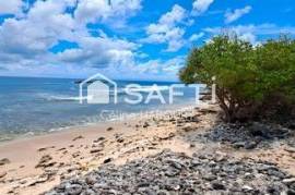 MAGNIFIQUE TERRAIN CONSTRUCTIBLE EN BORD DE MER