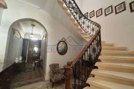 Corner Townhouse In Sliema