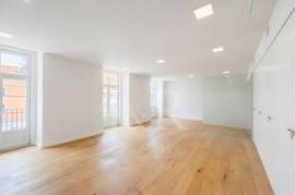 Office in open space to rent in Chiado, Lisbon