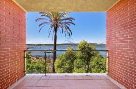 Modern 1 bedroom apartment with river view in Lagoa Modern 1 bedroom apartment with river view in Lagoa