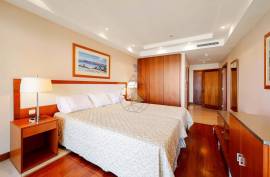 Modern 1 bedroom apartment with river view in Lagoa Modern 1 bedroom apartment with river view in Lagoa