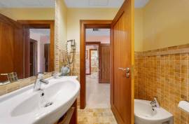 Modern 1 bedroom apartment with river view in Lagoa Modern 1 bedroom apartment with river view in Lagoa