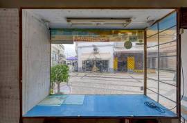 Mixed-use building with high investment potential in the center of Olhão