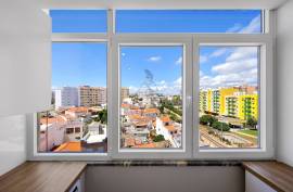 Fully refurbished 2 bedroom apartment, Good sun exposure in Portimão Fully refurbished 2 bedroom apartment, Good sun exposure in Portimão