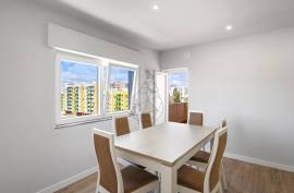 Fully refurbished 2 bedroom apartment, Good sun exposure in Portimão Fully refurbished 2 bedroom apartment, Good sun exposure in Portimão