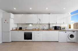 Fully refurbished 2 bedroom apartment, Good sun exposure in Portimão Fully refurbished 2 bedroom apartment, Good sun exposure in Portimão