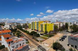 Fully refurbished 2 bedroom apartment, Good sun exposure in Portimão Fully refurbished 2 bedroom apartment, Good sun exposure in Portimão