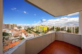 Fully refurbished 2 bedroom apartment, Good sun exposure in Portimão Fully refurbished 2 bedroom apartment, Good sun exposure in Portimão