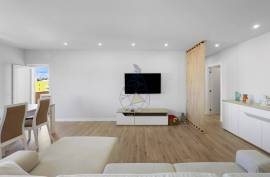 Fully refurbished 2 bedroom apartment, Good sun exposure in Portimão Fully refurbished 2 bedroom apartment, Good sun exposure in Portimão