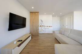 Fully refurbished 2 bedroom apartment, Good sun exposure in Portimão Fully refurbished 2 bedroom apartment, Good sun exposure in Portimão