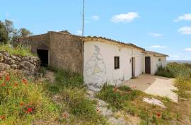 Farm with old house with sea view in Monchique