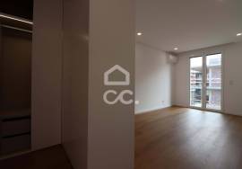 T1 Brand new || Top floor at Quinta da Portela T1 Brand new || Top floor at Quinta da Portela