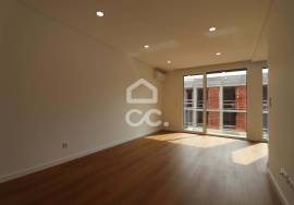T1 Brand new || Top floor at Quinta da Portela T1 Brand new || Top floor at Quinta da Portela