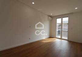 T1 Brand new || Top floor at Quinta da Portela T1 Brand new || Top floor at Quinta da Portela