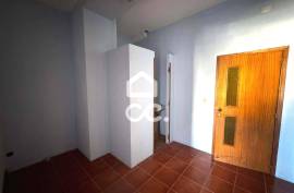 Two shops for rent in the center of Chaves