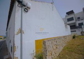 Single storey 2 bedroom villa in Ferragudo