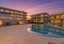 Carvoeiro – Fully furnished and decorated 3-bedroom apartment with frontal sea views and large terraces
