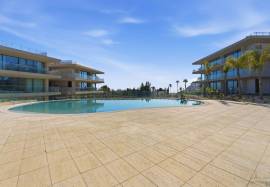Carvoeiro – Fully furnished and decorated 3-bedroom apartment with frontal sea views and large terraces