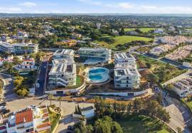 Carvoeiro – Fully furnished and decorated 3-bedroom apartment with frontal sea views and large terraces