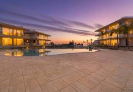 Carvoeiro – Fully furnished and decorated 3-bedroom apartment with frontal sea views and large terraces