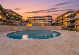 Carvoeiro – Fully furnished and decorated 3-bedroom apartment with frontal sea views and large terraces