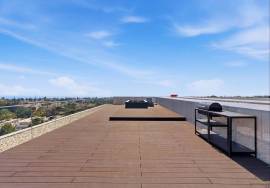 Carvoeiro – Furnished and decorated T3 penthouse with private rooftop, heated pool and panoramic ocean views