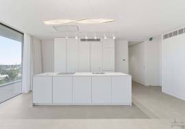 Carvoeiro – Furnished and decorated T3 penthouse with private rooftop, heated pool and panoramic ocean views