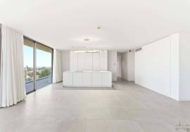 Carvoeiro – Furnished and decorated T3 penthouse with private rooftop, heated pool and panoramic ocean views