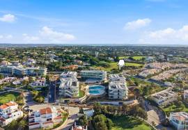 Carvoeiro – Furnished and decorated T3 penthouse with private rooftop, heated pool and panoramic ocean views