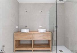 Carvoeiro – Furnished and decorated 2-bedroom apartment on the top floor with generous terraces and sea views Carvoeiro – Furnished and decorated 2-bedroom apartment on the top floor with generous terraces and sea views