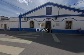 Building with two ground floor buildings, located in Terrugem - Elvas - Alentejo