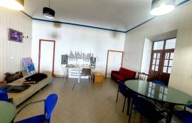 Building with two ground floor buildings, located in Terrugem - Elvas - Alentejo