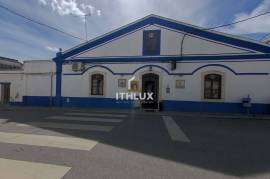 Building with two ground floor buildings, located in Terrugem - Elvas - Alentejo